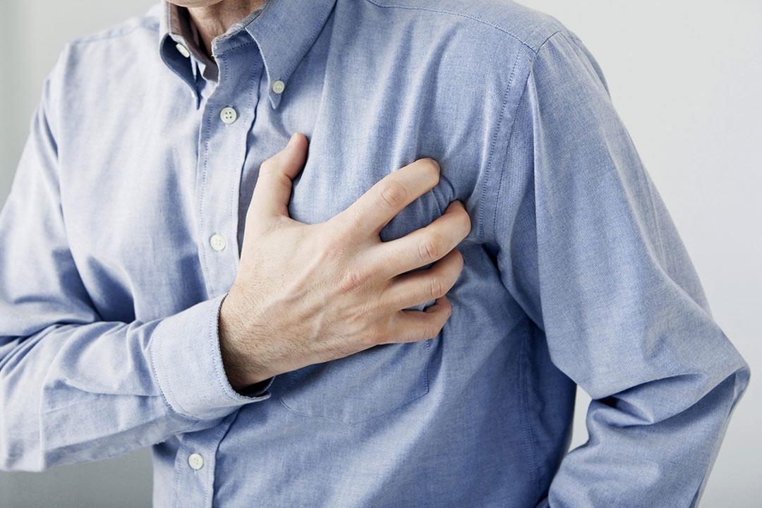 نوبة قلبية مفاجئة: 4 أعراض شائعة إيّاك أن تُهملها