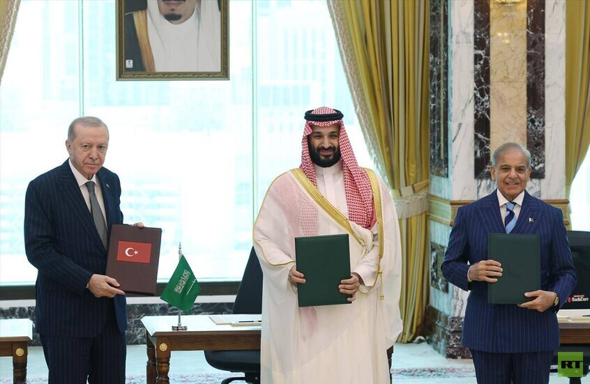 تحالف سعودي تركي باكستاني